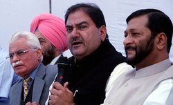 हैरान और नाराज अदालत ने पूछा- ओलंपिक देखने रियो कैसे चले गए अभय चौटाला