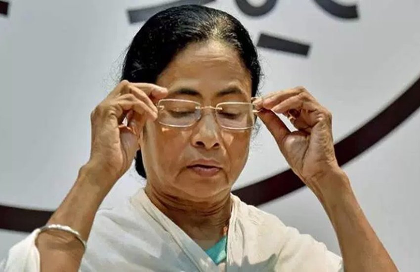 Mamata Banerjee, President Pranab Mukherjee, WB CM Mamata Banerjee, Mamata Banerjee convoy, Mamata Banerjee car, Darjeeling, Banerjee car, Mamata Banerjee news, WB news, bengal hindi news, jansatta