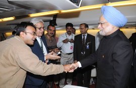Manmohan Singh, Manmohan Singh Foreign Trips, Suhasini Haider, Prashant Mishra, NDTV, The Hindu, Rajiv Gandhi, Narendra Modi, Jagdish Chandra, CNN News 18, ETV, News 18, CNN TV 18, Journalists, Journalists foreign trips, Prime Minister of India, Electronic Media, Hindi News, Jansatta