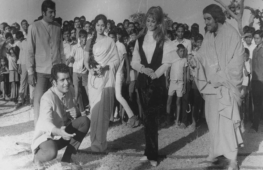 Manoj Kumar, Bharat Kumar, Patriot Actors, Bollywood legends, Veteran Actor, Koi Jab Tumhara, Patthar ke sanam, Happy Birthday Manoj Kumar, Manoj Kumar turns 79, Manoj Kumar interesting facts, Manoj Kumar rare pictures, Bharat Kumar, Om Shanti Om, Shah Rukh Khan and Farah Khan, Upkaar, Kranti, Dilip Kumar