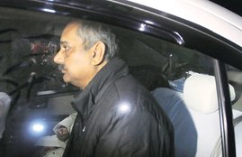 CBI officials, CBI, Principal secretary to Delhi Chief Minister, Rajendra Kumar, corruption case, delhi cm, arvind kejriwal