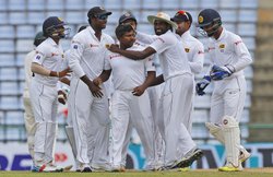 AUSvsSL: हेराथ-संदाकन की फिरकी से श्रीलंका ने पहले टैस्ट में ऑस्ट्रेलिया को रौंदा