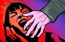 पड़ोसी ने 6 साल की बच्‍ची के साथ बलात्‍कार किया, गला घाेंटा और लाश बर्तन में छिपा दी