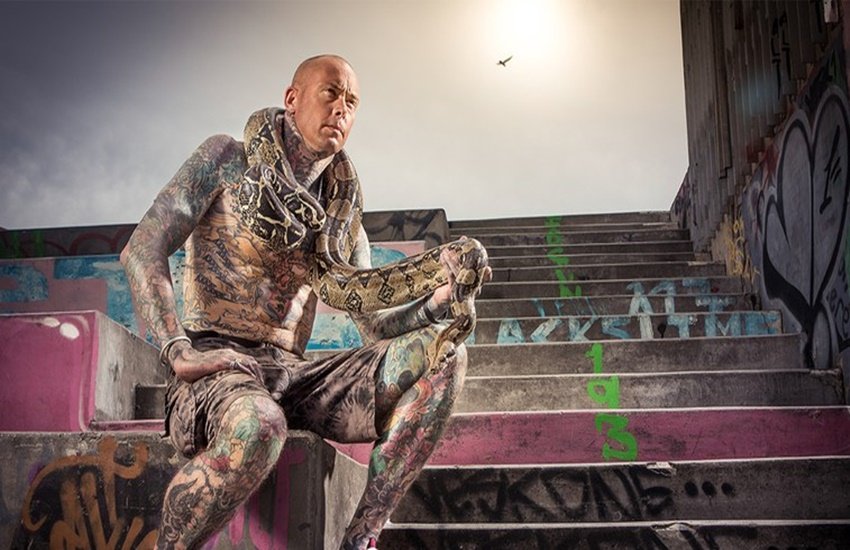 सिमोन बचपन में अक्सर सांपों, छिपकलियों और गिरगिटों को मार दिया करते थे। (Photo: National Geographic)