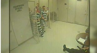 parker county jail, weatherford inmates, texas, jailer, saved a guards life, heart attack, inmates, handcuffed, escape, jail break, VIRAL VIDEO