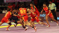 Pro Kabaddi League 2016, Dabang Delhi vs Bengaluru Bulls: बुल्स को हल्की बढ़त