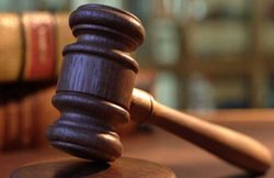 जज ने पति को सिखाया- पत्नी से कहो, इस साड़ी में तुम बेहद हसीन लगोगी…और तलाक का केस खत्म