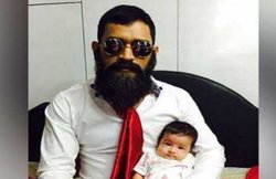 महेंद्र सिंह धोनी और बेटी जीवा की यह फनी फोटो देखी ?