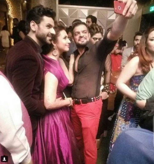 ऑन स्क्रीन पति रमन के साथ दिव्यांका की सेल्फी।