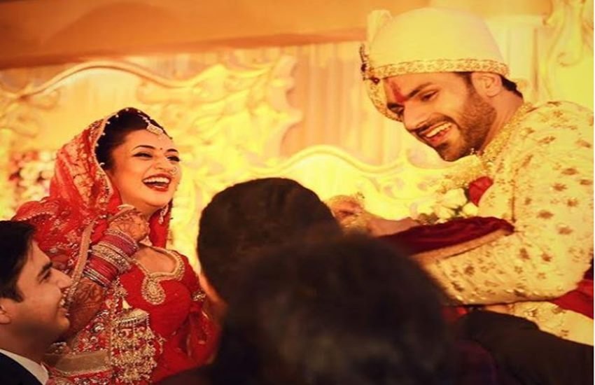 Divyanka Vivek, Divyanka Vivek pics, Divyanka Tripathi Vivek Dahiya married look, Divyanka Tripathi, Vivek Dahiya reception, Divyanka Tripathi Vivek Dahiya, Divyanka Vivek reception, Divyanka Vivek news, Divyanka Tripathi, Vivek Dahiya, Divyanka Vivek recent pics, Divyanka Vivek reception pics, Divyanka Vivek latest look, entertainment news