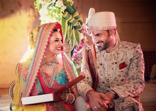 8 जुलाई को हिंदू रीति रिवाजों से दोनों की शादी हुई।
