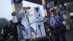 Good News: पेेट्रोल और डीजल हुआ सस्ता, एक महीने में दूसरी बार कम हुए दाम