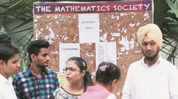 DU Admission 2016: चौथी कटआॅफ मामूली गिरावट के साथ जारी