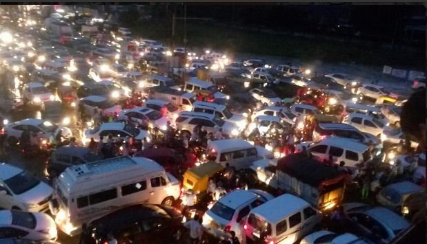 gurgaon, gurgaon traffic, gurgaon rain, gurgaon jam, gurgaon jam news, gurgaon latest news, gurgaon today news, gurgaon rains, gurugram, gurugram haryana, heavy rain in gurgaon, gurgaon traffic jam, gurgaon traffic jam news, Gurgaon haryana, gurgaon heavy rain, India News, Jansatta