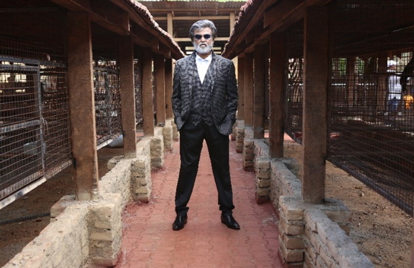 Kabali Review: फिल्म में रजनीकांत को तीन लुक्स में दिखाया गया है