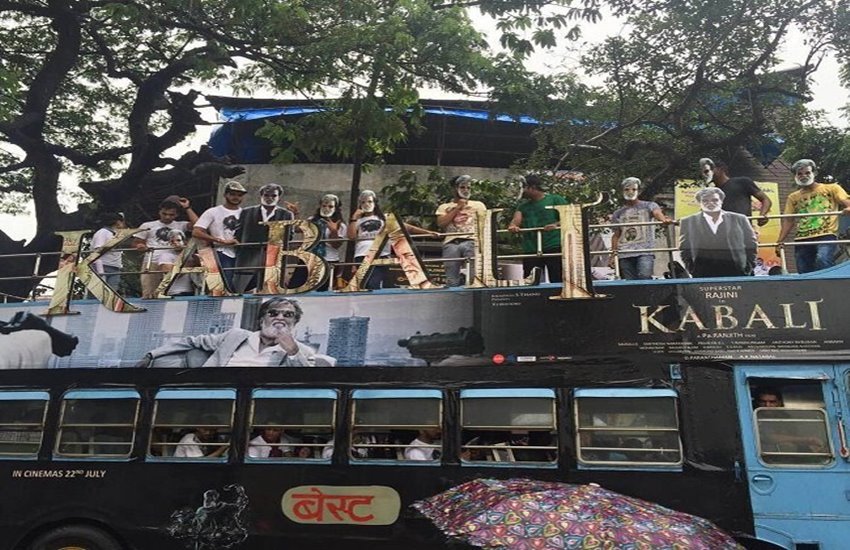 रजनी फऐन्स ने निकाली कबाली स्पेशल बस यात्रा