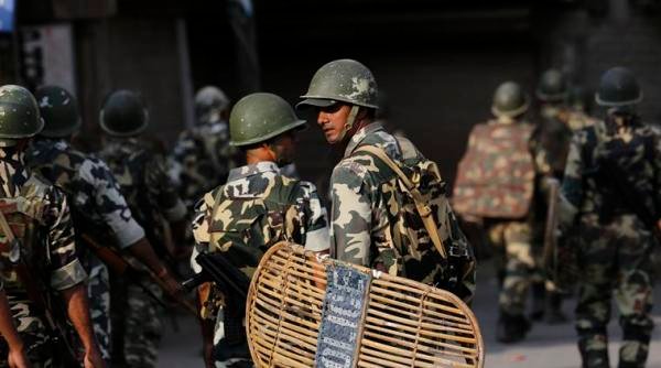 Kashmir, Kashmir protest, Kashmir violence, kashmir curfew, curfew kashmir, Jammu Kashmir violence, Jammu Kashmir protest, Omar Abdullah, Mahbooba Mufti