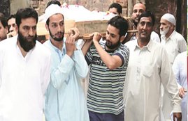 kashmir, kashmir violence, kashmiri pandit, muslim defy curfew, curfew in kashmir, kashmir protest, burhan wani killing, kashmir unrest, kashmir news, srinagar news