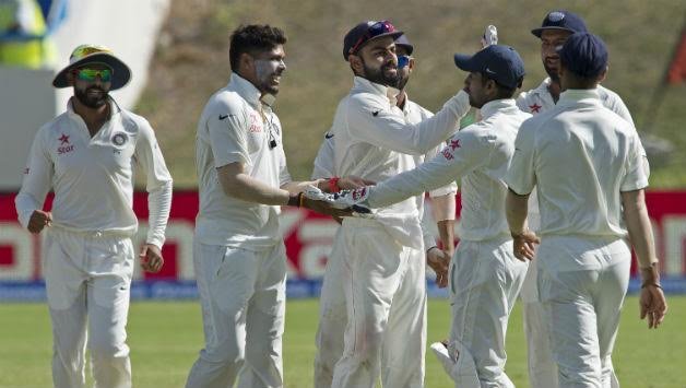 टीम के साथ कोहली