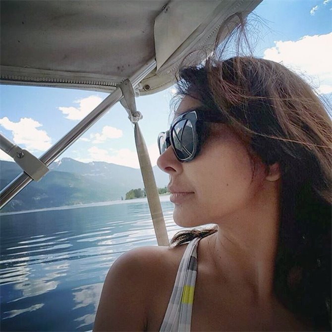 लीजा रे ने कनाडा में छुट्टियां बिताईं।