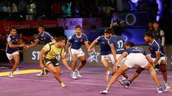 Live Kabaddi Score, Pro Kabaddi season 4, Bengaluru Bulls vs Dabang Delhi: कुछ देर में शुरु होगा मैच