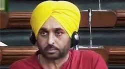 संपादकीयः आप की मुश्किल