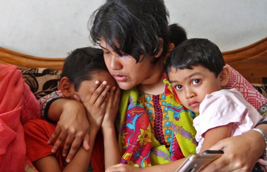 Bangladesh, Bangladesh Extremist attacks, Bangladesh Bloggers, Hindu priest, Hindus in Bangladesh, Attacks in Bangladesh, Bangladesh Terror, Terror attacks on Bangladesh, ISIS, Terrorism, International terrorism, Jansatta