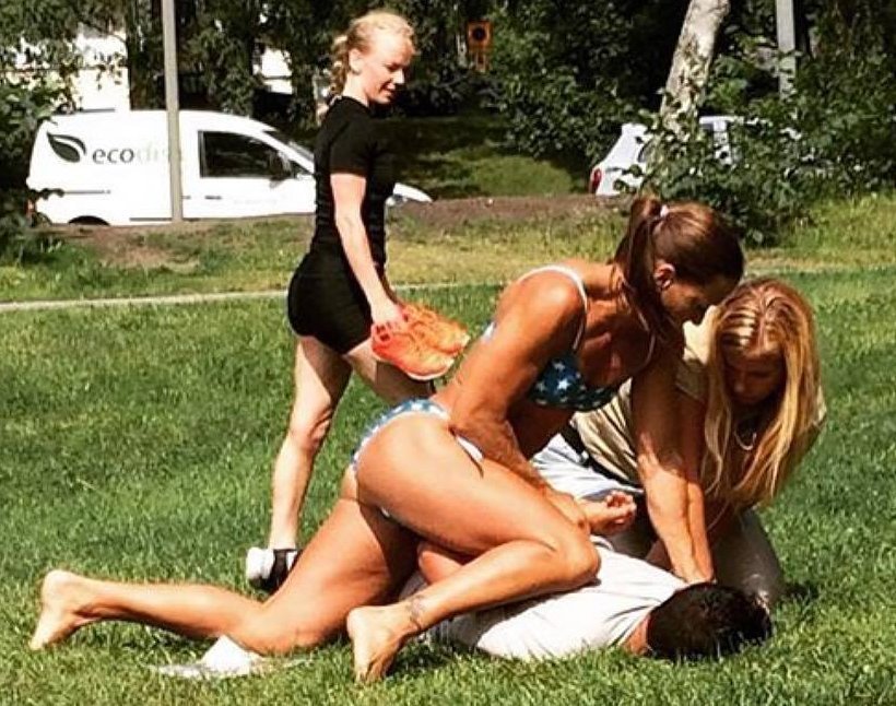 wedish, cop, pickpocket, bikini, viral, instagram, stockholm, sunbathing, park