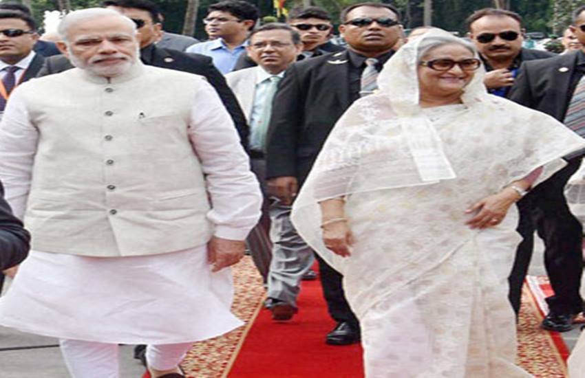 प्रधानमंत्री नरेंद्र मोदी और बांग्लादेशी समकक्ष शेख हसीना (File Image)