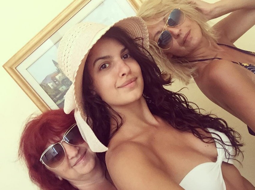 Natasa Stankovic, Natasa Stankovic pics, Natasa Stankovic bikini pics, Natasa Stankovic holiday, Natasa Stankovic vacations, Natasa Stankovic bikini, Natasa Stankovic photos, Natasa Stankovic bikini photos, DJ Wale Babu, Natasa Stankovic DJ Wale Babu, Natasa Stankovic greece, Natasa Stankovic greece pics, Natasa Stankovic greece holiday pics, bigg boss, Entertainment News