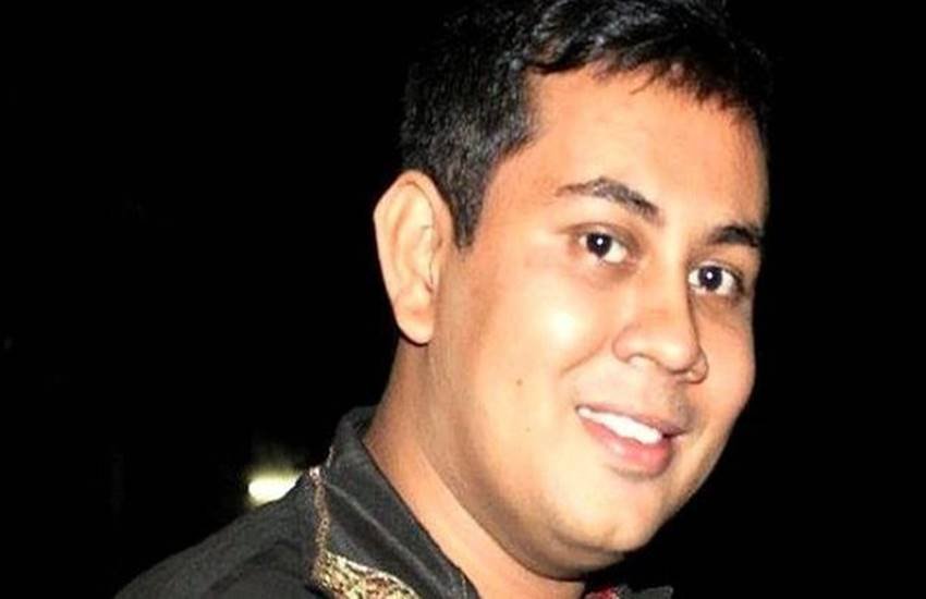 8 अगस्‍त, 2015: ब्‍लॉगर निलॉय चट्टाेपाध्‍याय की उनके ढाका अपार्टमेंट में हत्‍या। अंसारुल्‍लाह बांग्‍ला टीम ने ली जिम्‍मेदारी। (Source: Facebook)