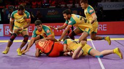 score, Pro Kabaddi season 4, Patna Pirates vs Puneri Paltan: पल्टन को हराकर पटना सेमीफाइनल में