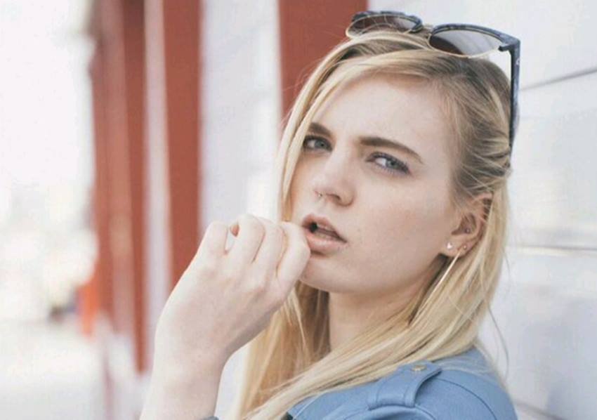 Carly Rae Summers, porn star