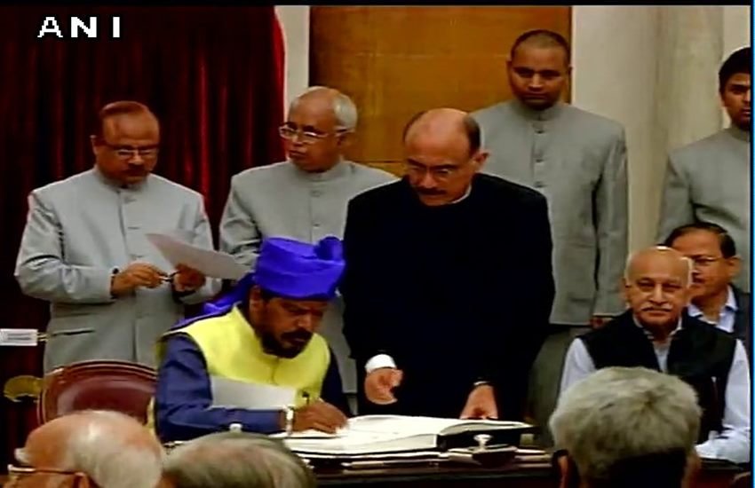 ramdas athawale, oath ceremony, cabinet reshuffle, athawale oath, modi ministers, modi cabinet, modi ministers