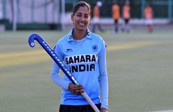 महिला हॉकी टीम की कप्‍तान नहीं जा पाएंगी रियो, कैंप छोड़कर सगाई में चले जाने से नाराज थे कोच
