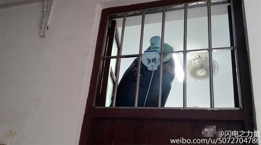 Shandianzhililiang नाम के इस छात्र ने तस्वीरों को चीन का ट्विटर कहे जाने वाले सोशल मीडिया प्लेटफॉर्म Weibo पर डाली थी। तस्वीरों के साथ उसने एक चार्ट भी डाला, जिसमें दिखाया गया है कि मशीन आखिर किस तरह काम करती है।