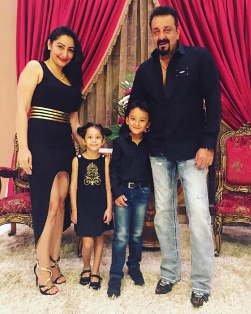 Sanjay Dutt, Sanjay Dutt birthday party, Maanayata Dutt, Sanjay Dutt birthday, birthday party, salman khan, sanjay dutt salman khan, Sanjay Dutt birthday pics, Sanjay Dutt birthday salman khan, Sanjay Dutt 57th birthday, Sanjay Dutt turns 57, Sanjay Dutt grand birthday, Sanjay Dutt lavish birthday, Entertainment, jansatta
