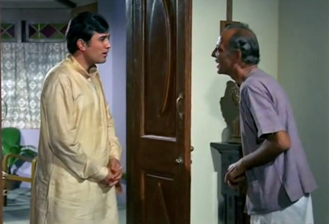 वक्त के साथ-साथ धीरे-धीरे रामू काका भी फ्लमों से बाहर होते गए और हीरो अपने सारे काम खुद ही करने लगा।