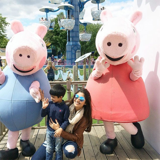 हॉलिडे पर निकले सेलिब्रिटीज ने शेयर की Insta Hot Pics