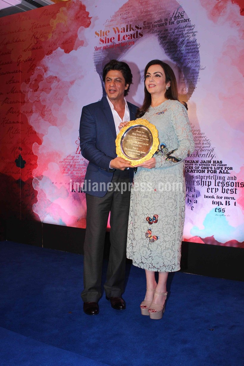 लेखिका गुंजन जैन की एक किताब में विभिन्न क्षेत्रों की 24 महिलाओं की चर्चा है, जिसमें नीता अंबानी, चंदा कोचर और स्वाति पीरामल शामिल हैं।