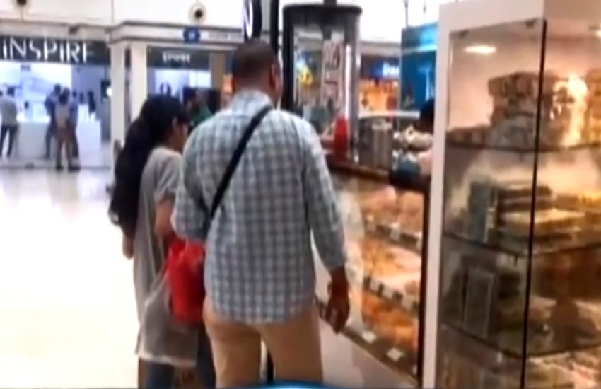 swami shaileshanand, Mahamandaleshwar, juna akhada, holy man wearing shirt, trousers