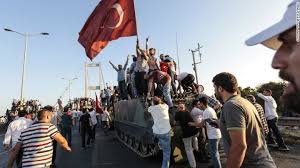 Turkey coup: तुर्की में तख्तापलट के साजिश रचने वालों को पकड़ने के लिए छापेमारी