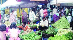हरी सब्जियों ने लगाई भोजन की थाली में आग