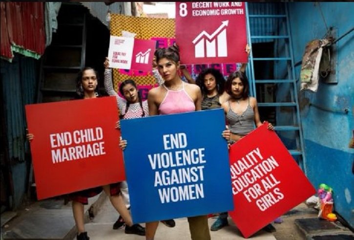 इस वीडियो में कई इंटरनेशनल आर्टिस्ट्स ने काम किया है