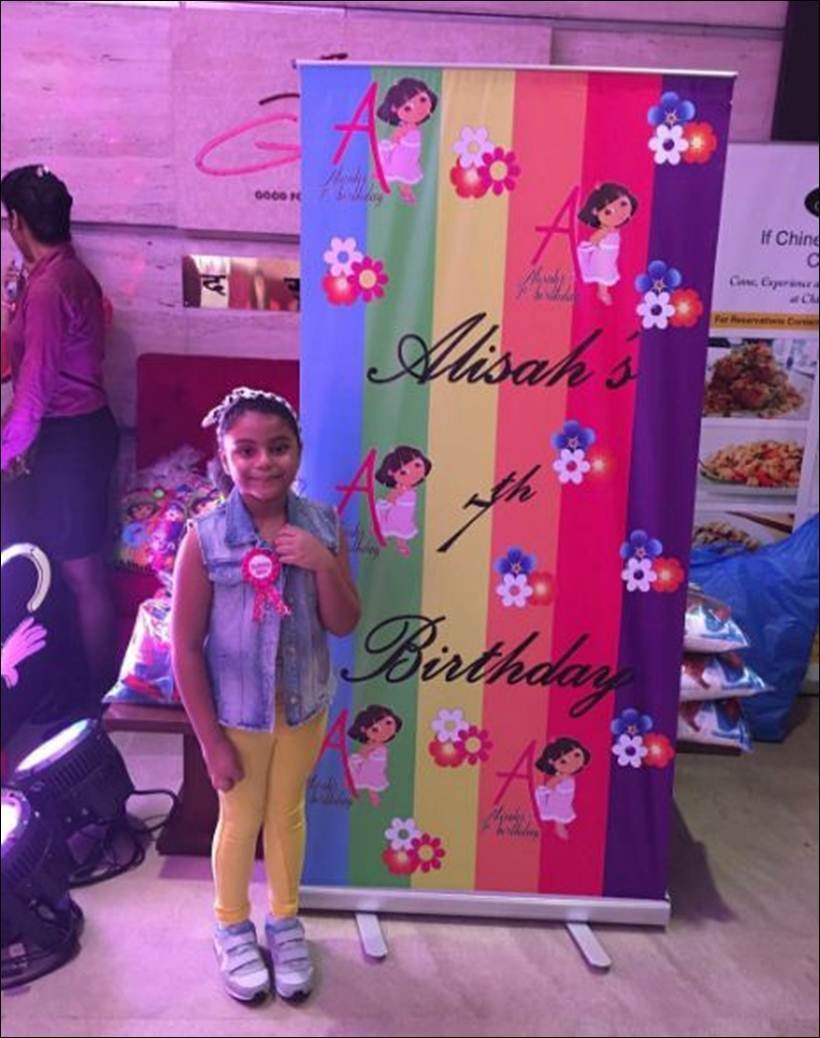 सुष्मिता ने बर्थडे पार्टी की कुछ खास तस्वीरें अपने इंस्टाग्रम पर अकाउंट पर शेयर कीं। इस कलरफुल पार्टी में अलीसा के सभी दोस्तों को बुलाया गया था।