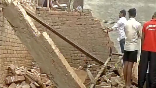 West Delhi, roof collapses, Uttam Nagar, woman dies, family buried