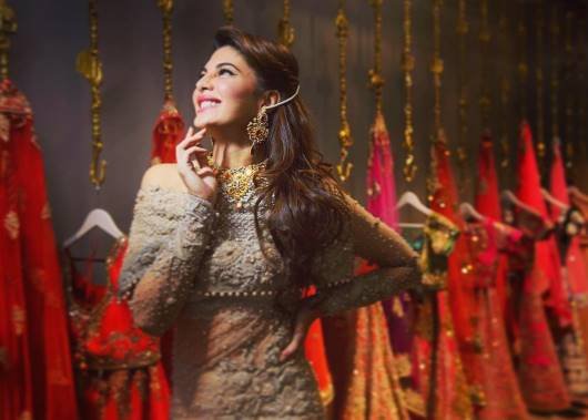 जैकलीन मुंबई में एक घर लेने की प्लानिंग कर रही हैं। जिसकी पूरी थीम और इंटीरियर जैकलीन तय कर चुकी हैं। वह अपने घर के बाहर और चारों तरफ खूब सारे पौधे लगाना चाहती हैं।