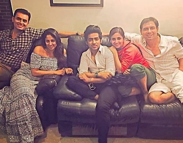 सोनी के शो परवरिश की टीम के साथ अनुज पंडित