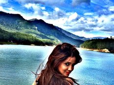 Adaa Khan, Adaa Khan Solo Holiday, Adaa Khan Photos, Naagin Actress, Naagin pics, Comedy Nights Bachao, Kerala, Kashmir, Goa, Trip, Tour, Travel, Explore India, Adaa khan hot photots