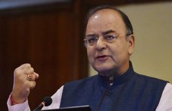 केंद्र सरकार एक अप्रैल 2017 से जीएसटी लागू करने पर कर रही काम: अरुण जेटली